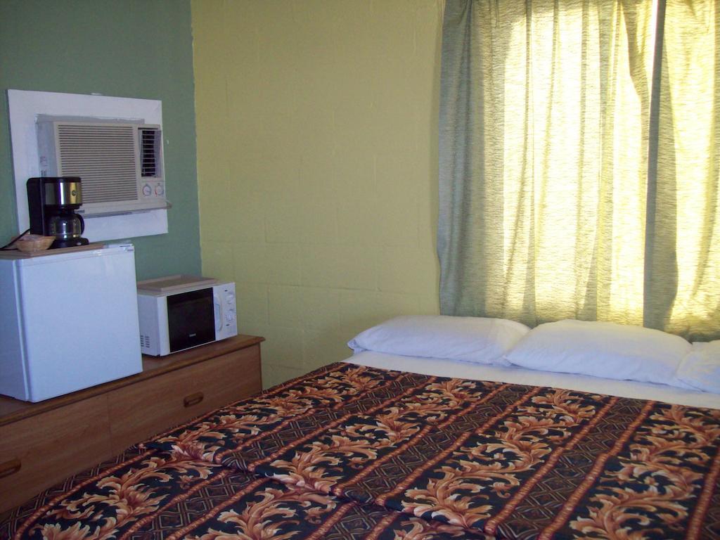Budget Inn Sanderson Room photo