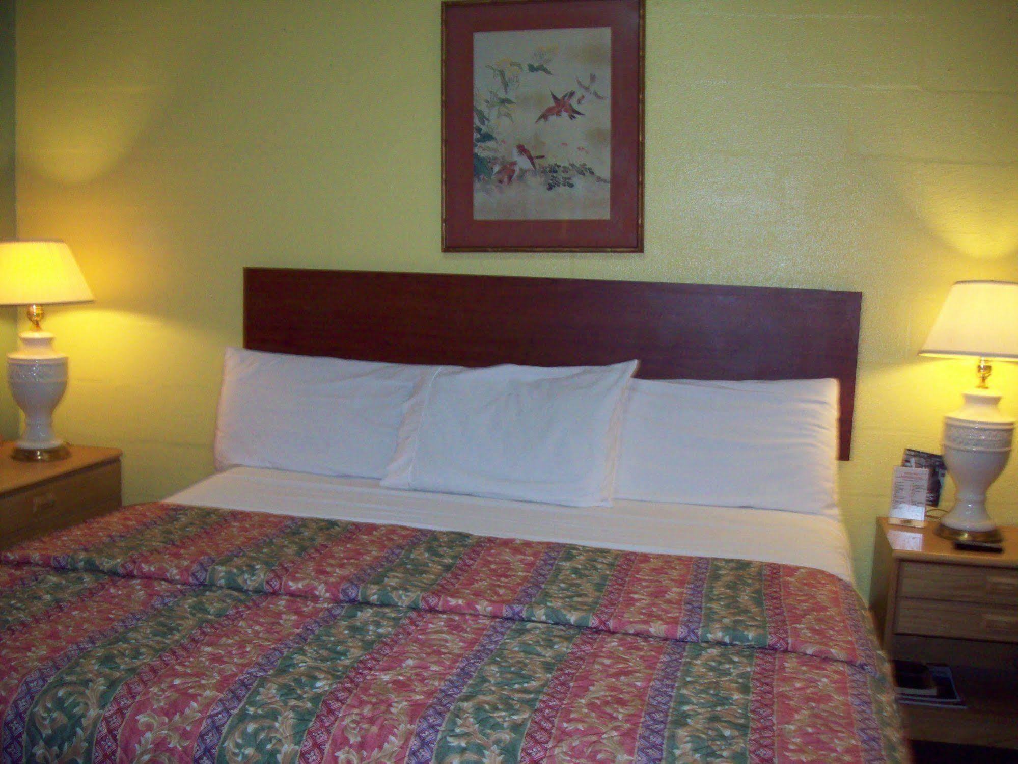 Budget Inn Sanderson Exterior photo